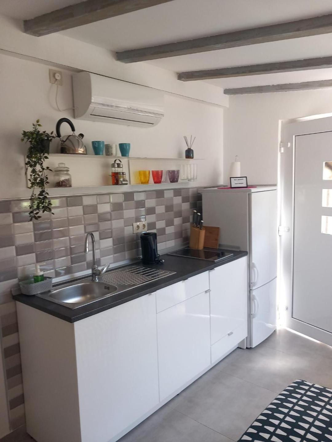 Apartments Pipi Пакоштане Экстерьер фото