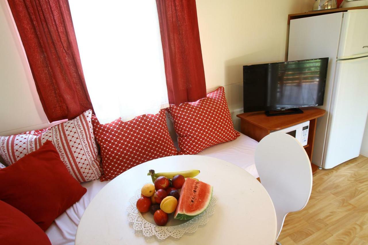 Apartments Pipi Пакоштане Экстерьер фото